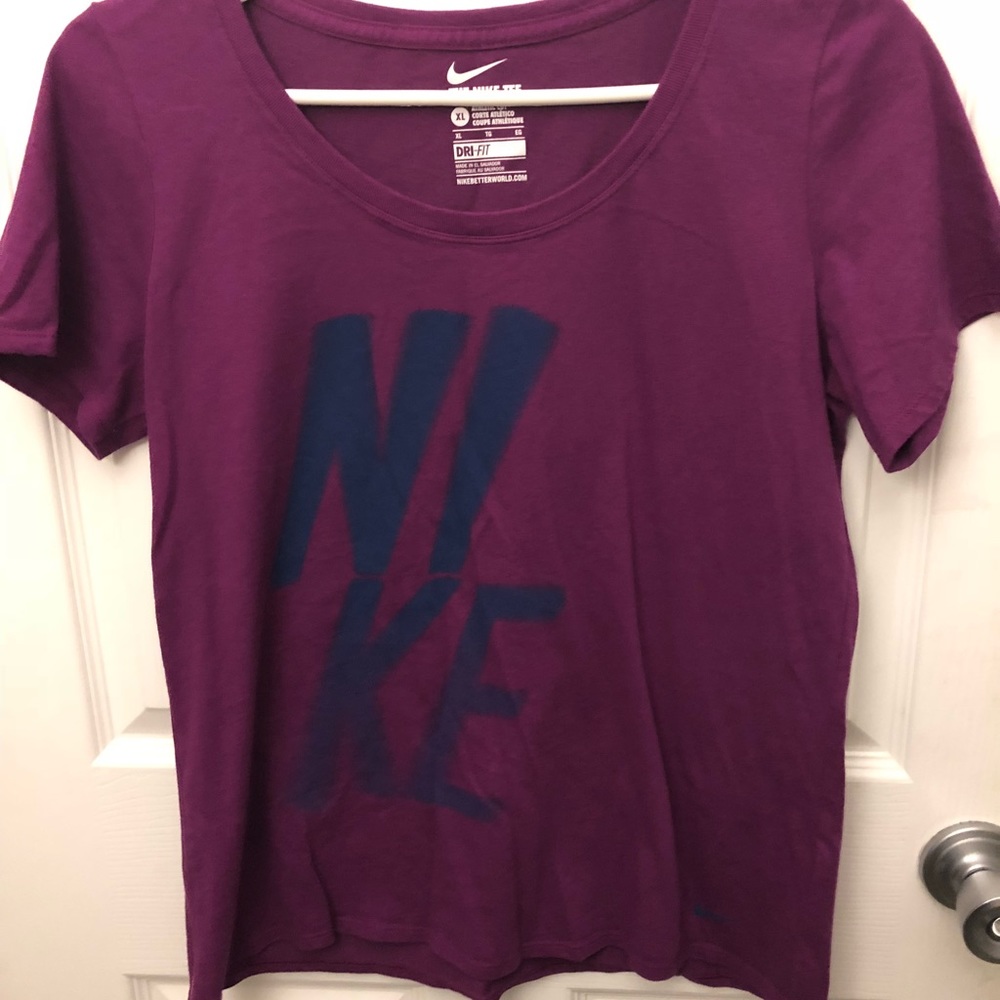 Woman Nike t shirt